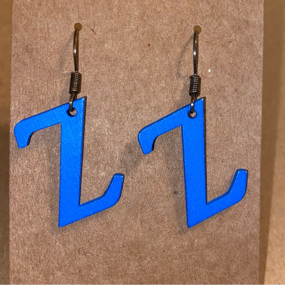 ☀️3/$12☀️ Letter “Z” Wood Earrings (Blue) - Picture 1 of 3